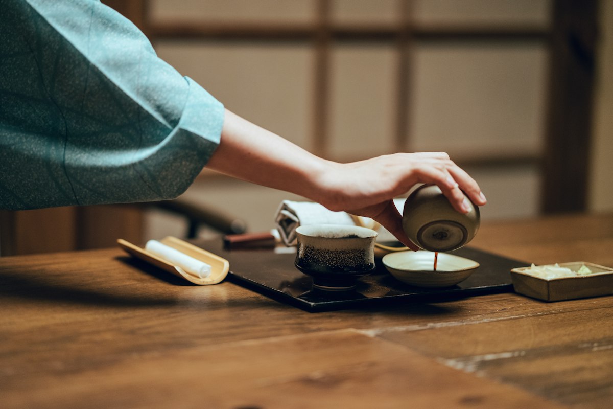 Oolong-Blätter in Gongfu-Teekanne